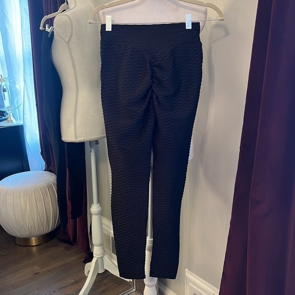 Black Viral Booty Leggings Size M - Picture 5 of 6